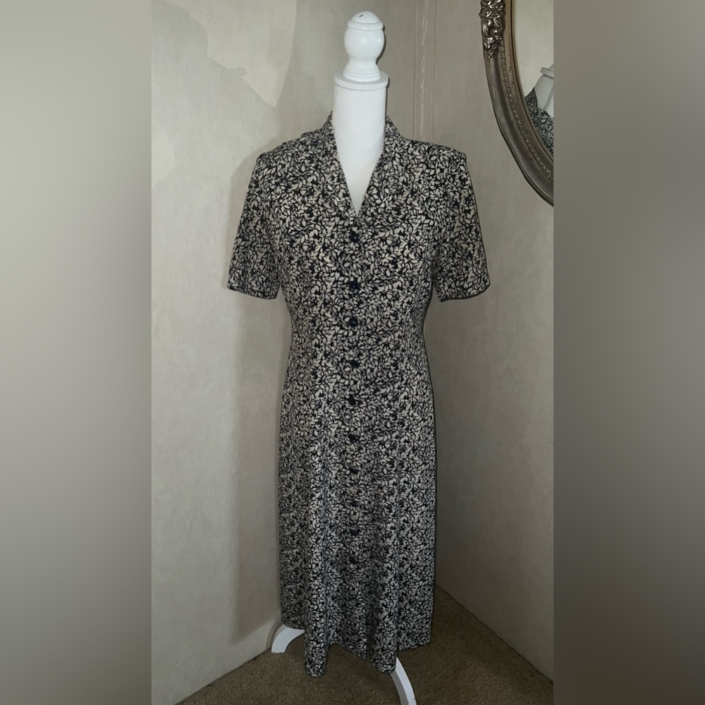 Leslie Faye, Navy & White Dress; Navy buttons; Doesn’t have to be ironed.